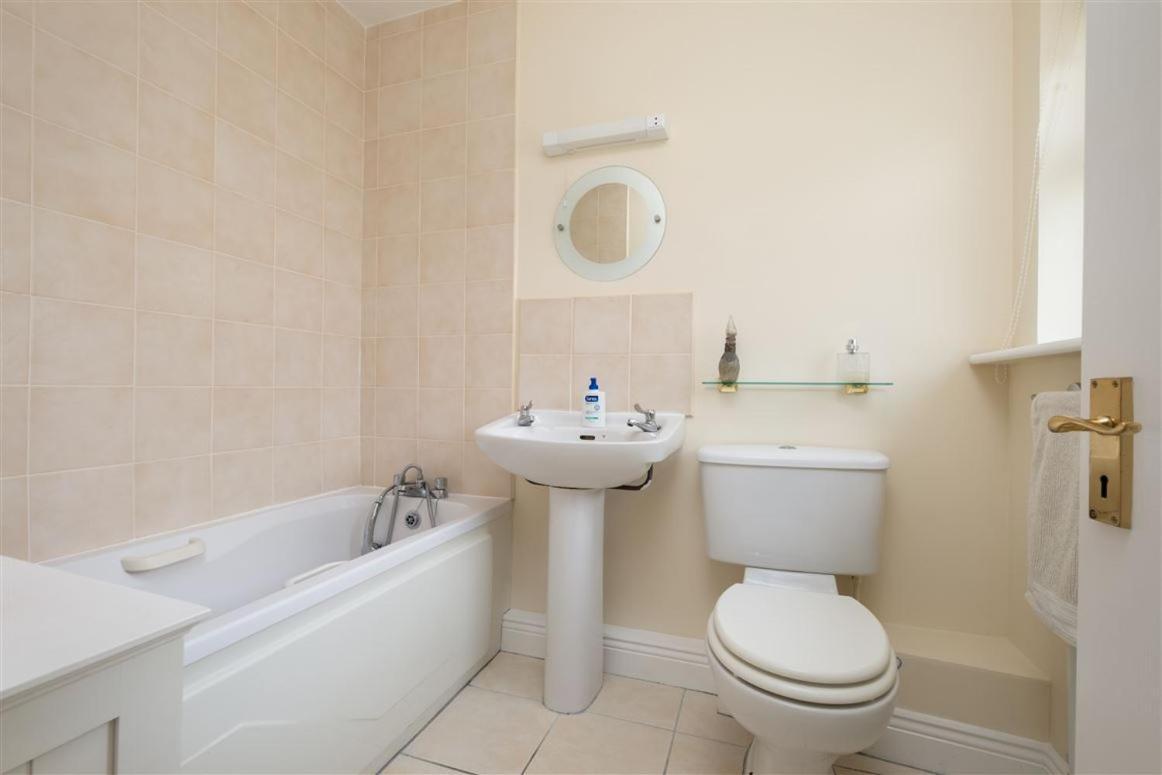 2 Cosy Bedrooms In A 3 Bed Home Tyrrelstown Eksteriør billede