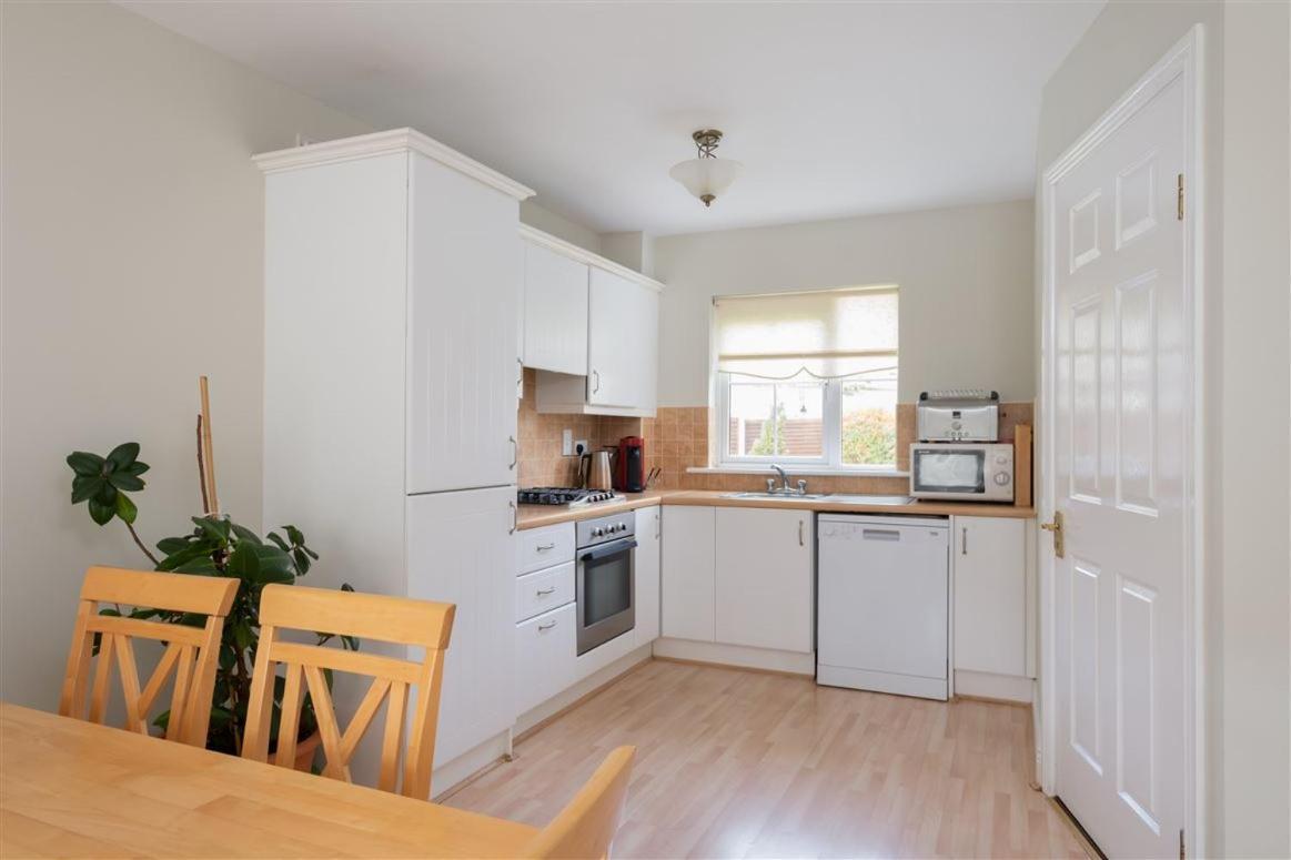 2 Cosy Bedrooms In A 3 Bed Home Tyrrelstown Eksteriør billede